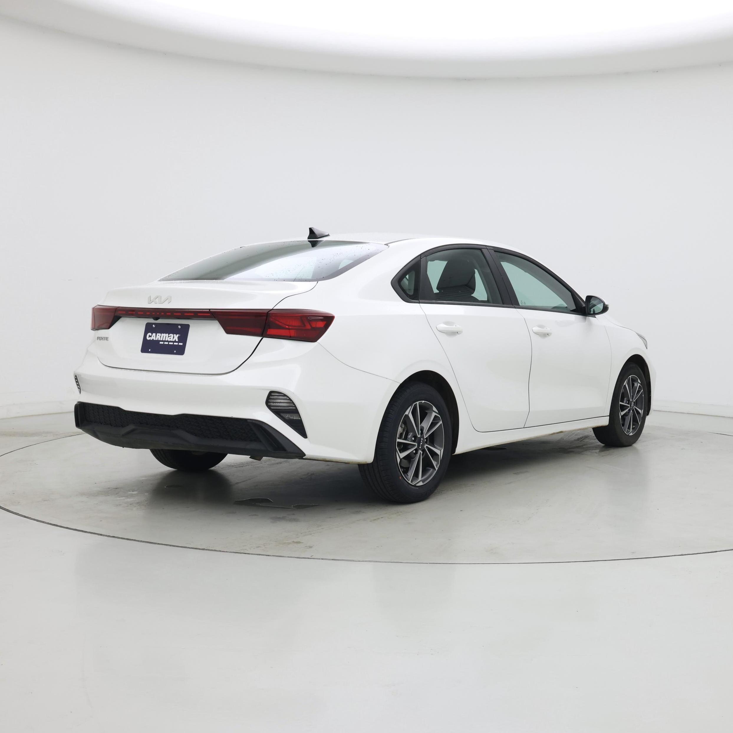 Thumbnail: 2024 Kia Forte - 8