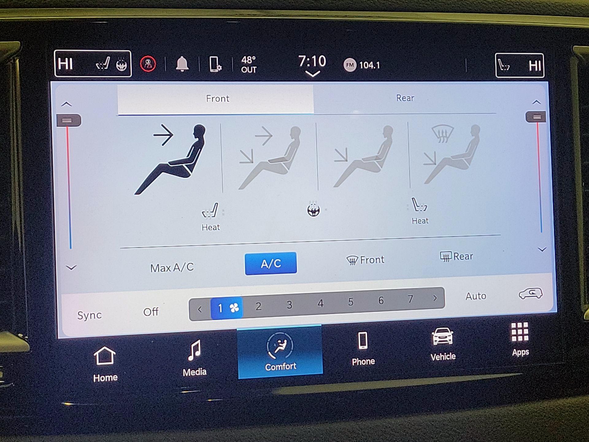 Thumbnail: 2023 Chrysler Pacifica - 16