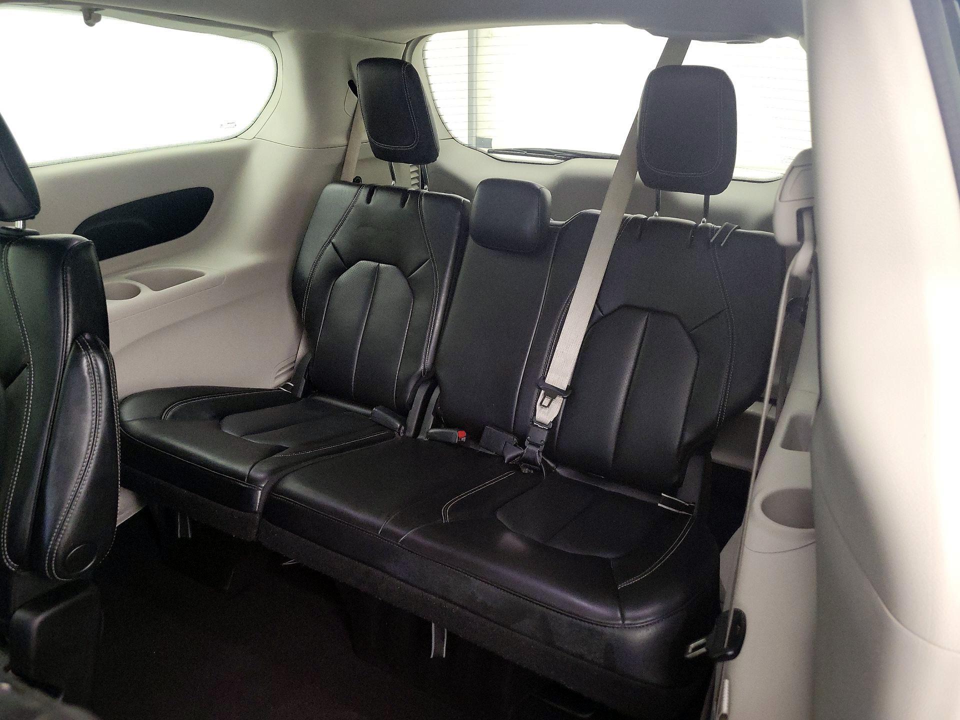 Thumbnail: 2023 Chrysler Pacifica - 20