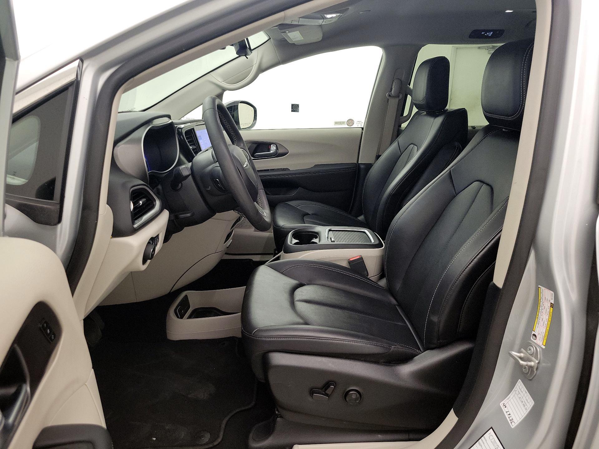 Thumbnail: 2024 Chrysler Pacifica - 11