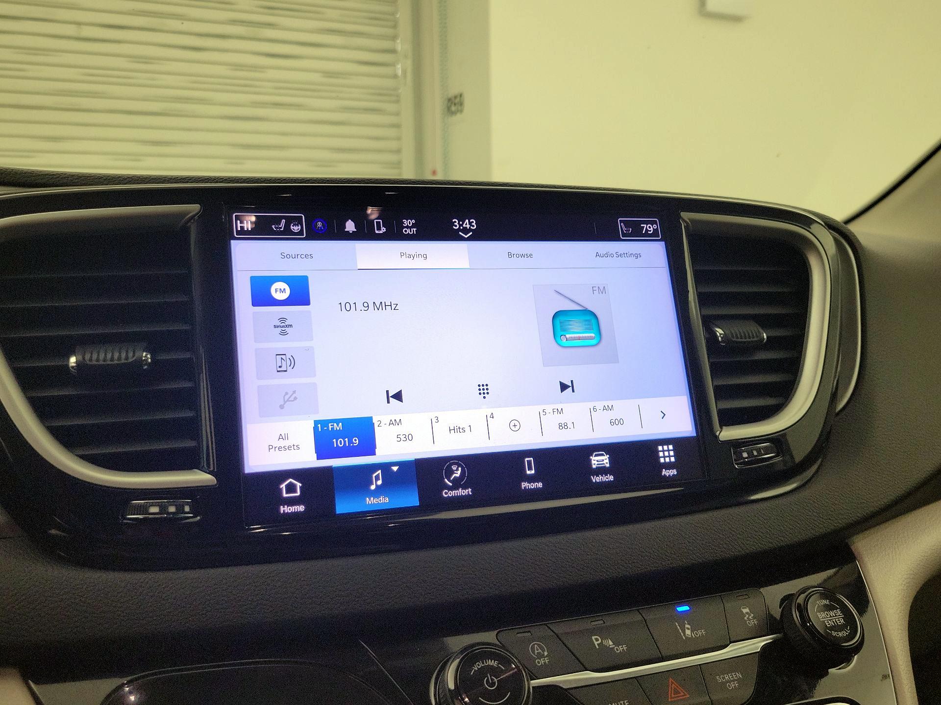 Thumbnail: 2024 Chrysler Pacifica - 15