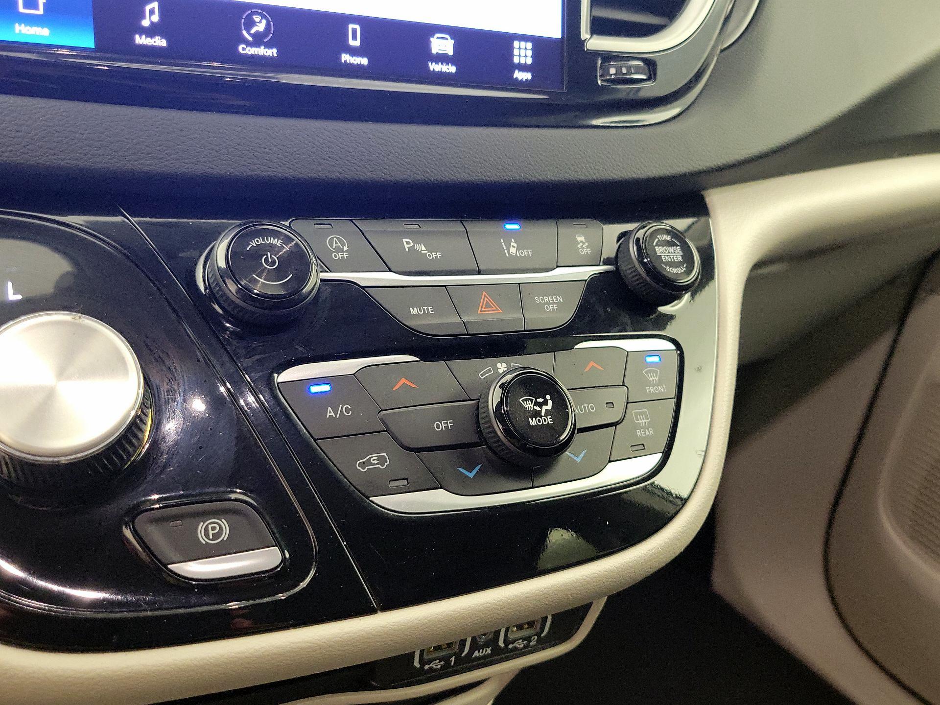 Thumbnail: 2024 Chrysler Pacifica - 16