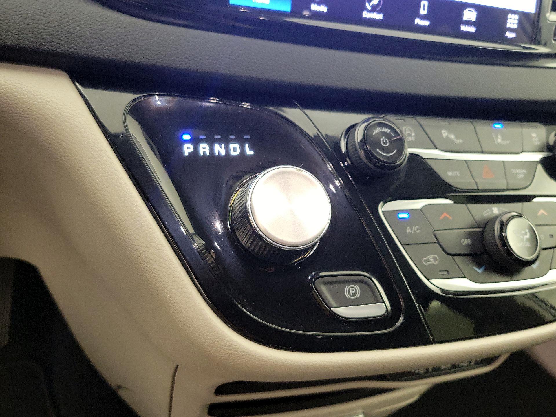 Thumbnail: 2024 Chrysler Pacifica - 17