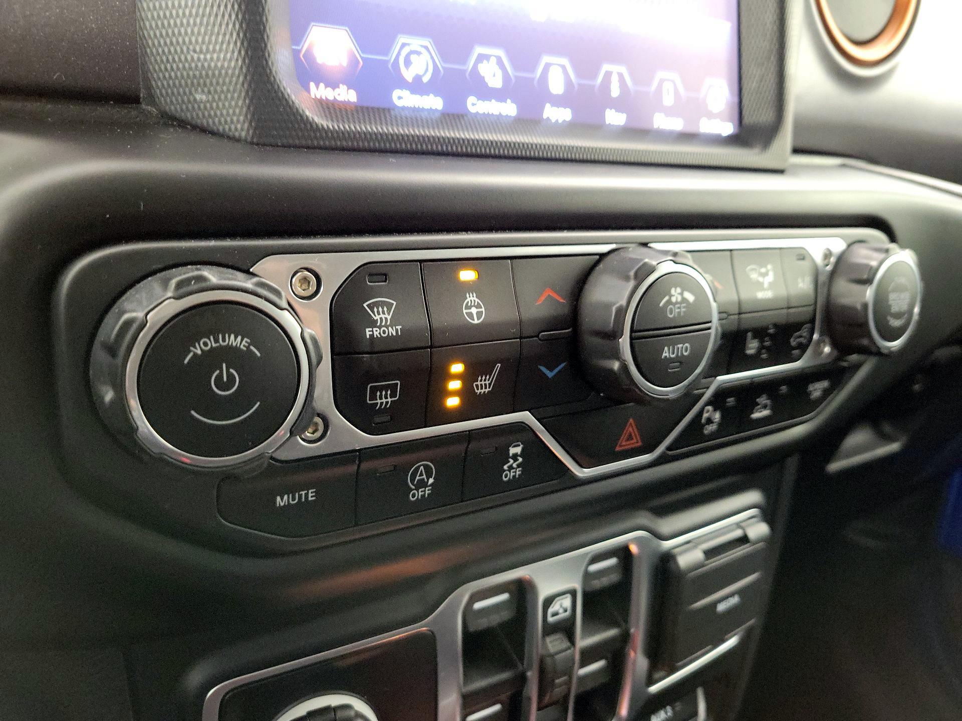 Thumbnail: 2021 Jeep Gladiator - 17