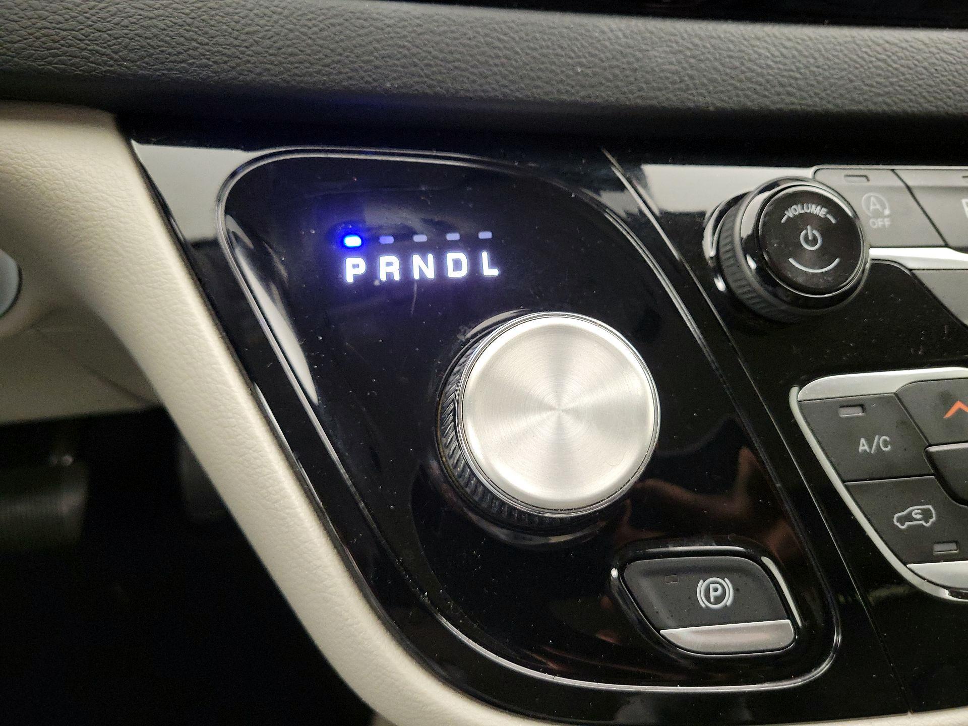 Thumbnail: 2023 Chrysler Pacifica - 17