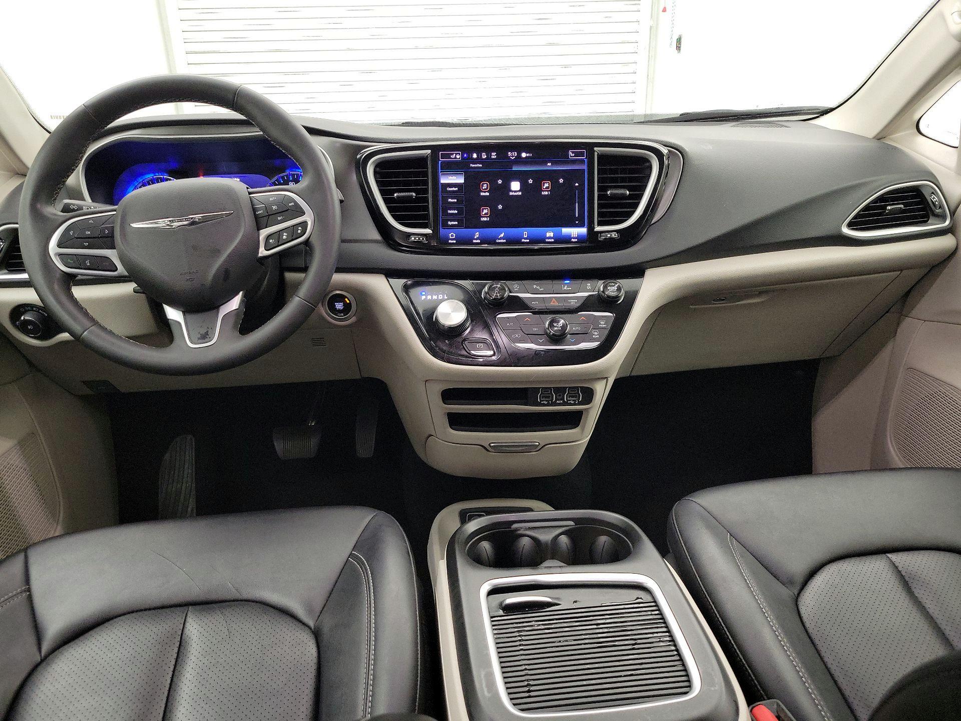 Thumbnail: 2024 Chrysler Pacifica - 9