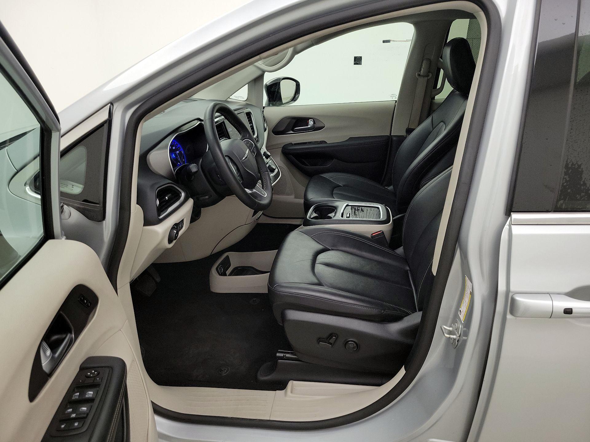 Thumbnail: 2024 Chrysler Pacifica - 11