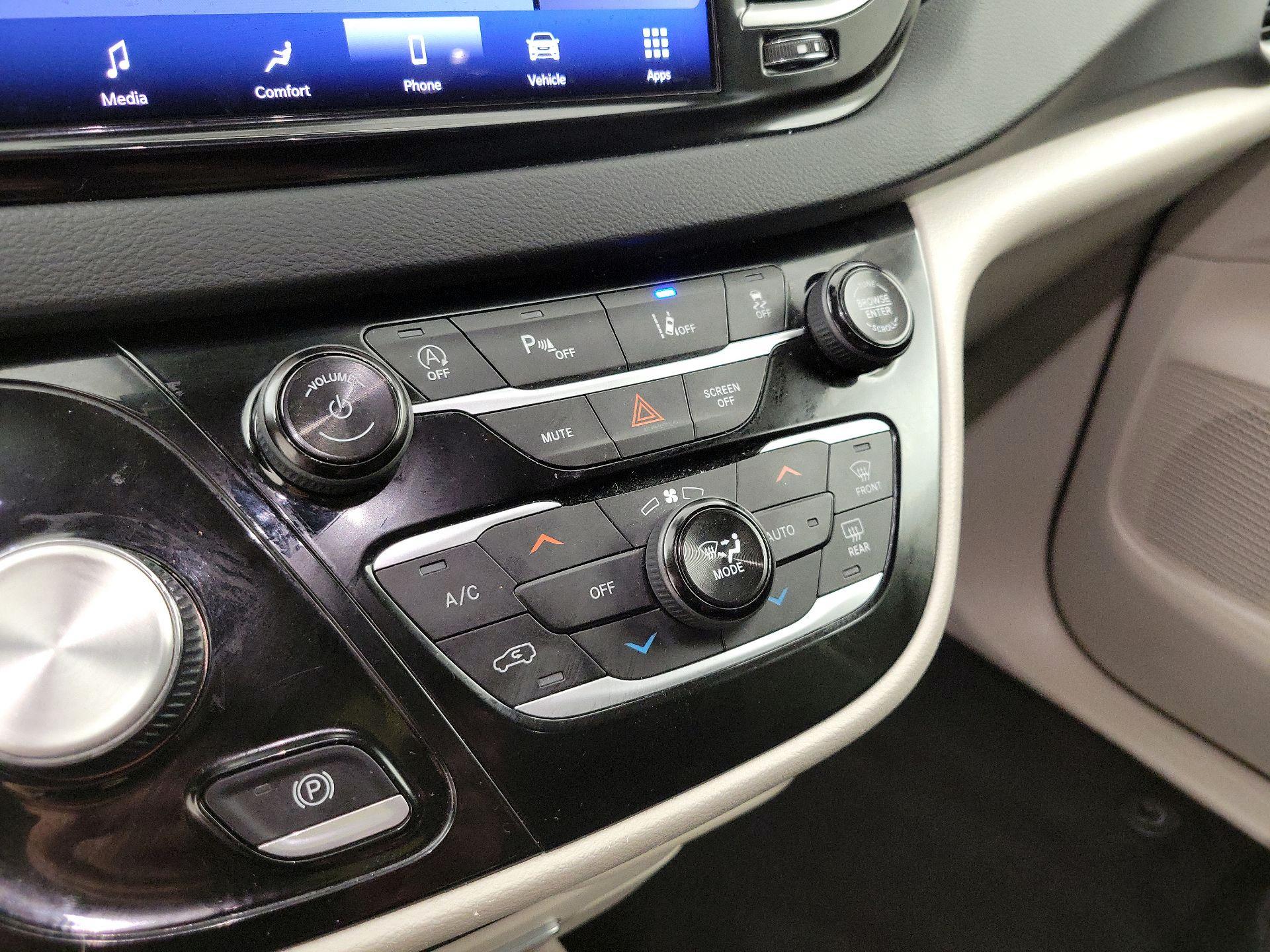 Thumbnail: 2024 Chrysler Pacifica - 16