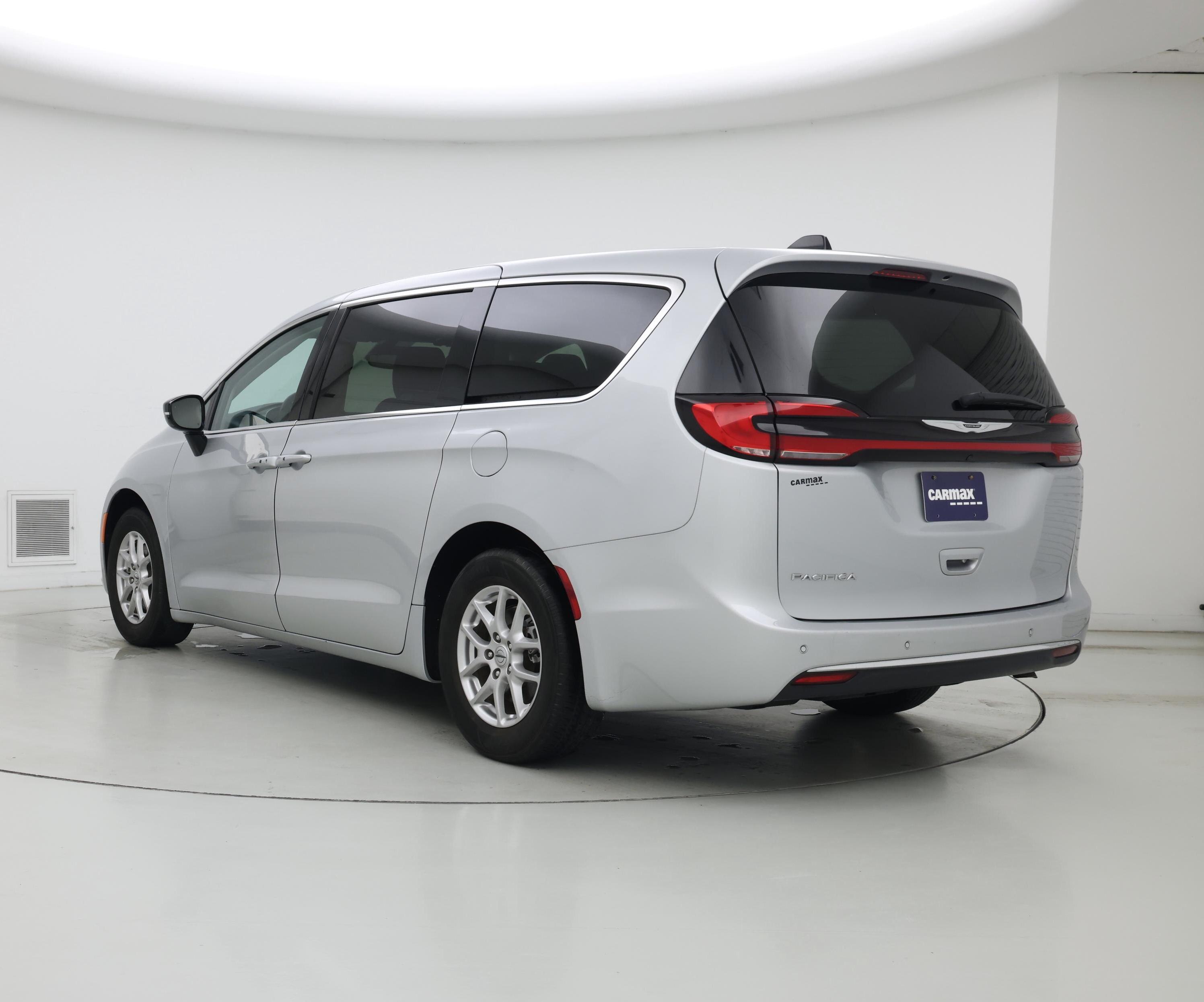 Thumbnail: 2024 Chrysler Pacifica - 2