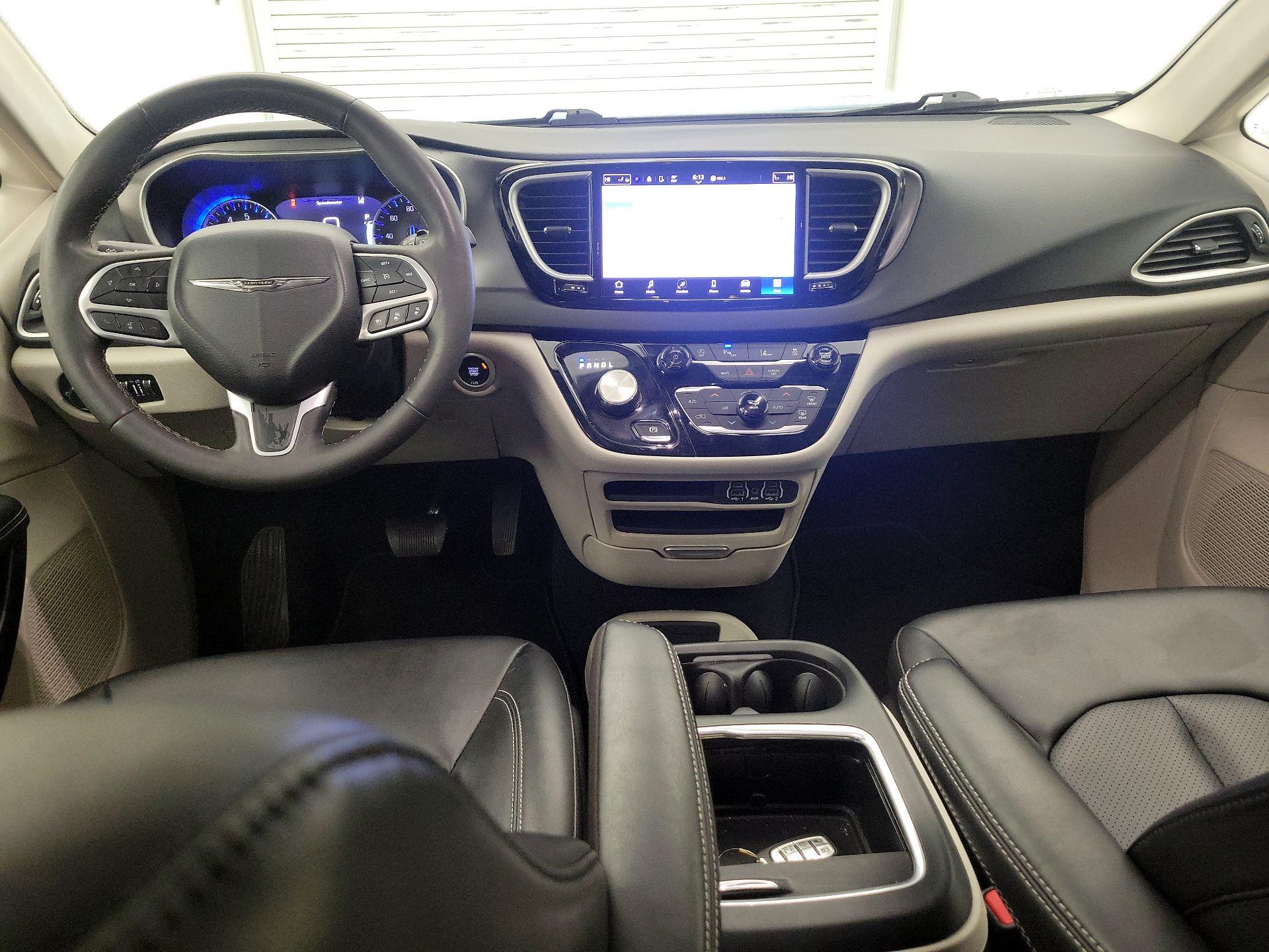 Thumbnail: 2024 Chrysler Pacifica - 9