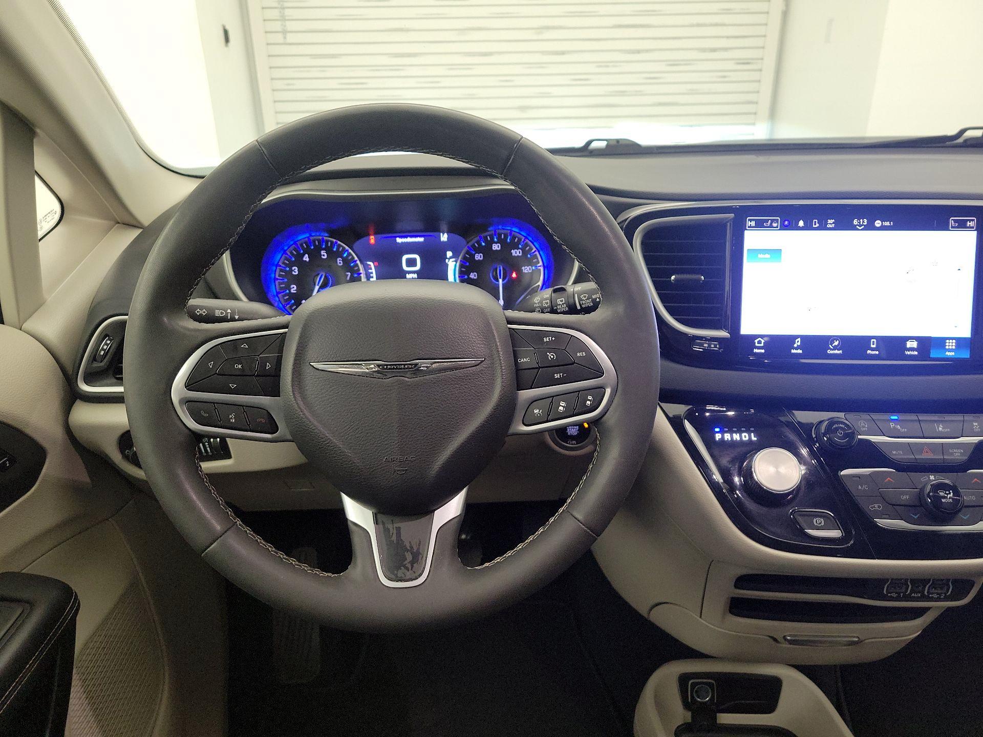 Thumbnail: 2024 Chrysler Pacifica - 10