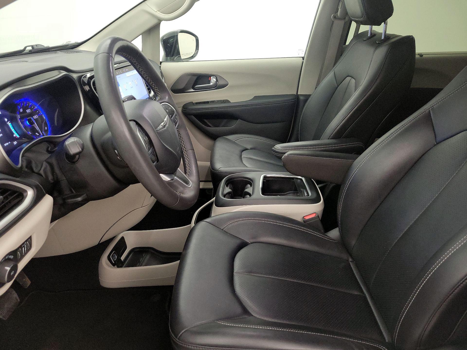 Thumbnail: 2024 Chrysler Pacifica - 11