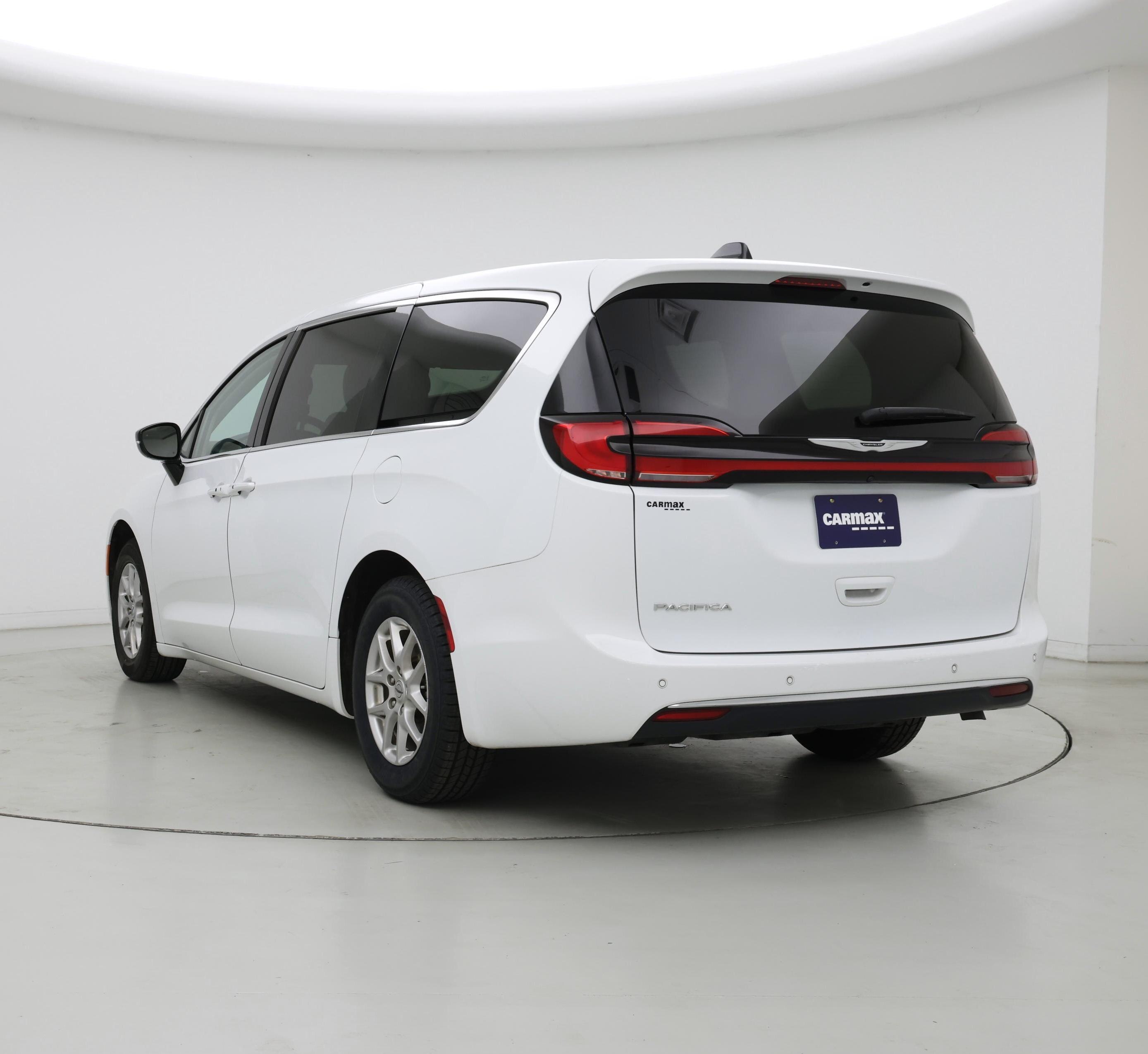 Thumbnail: 2024 Chrysler Pacifica - 2