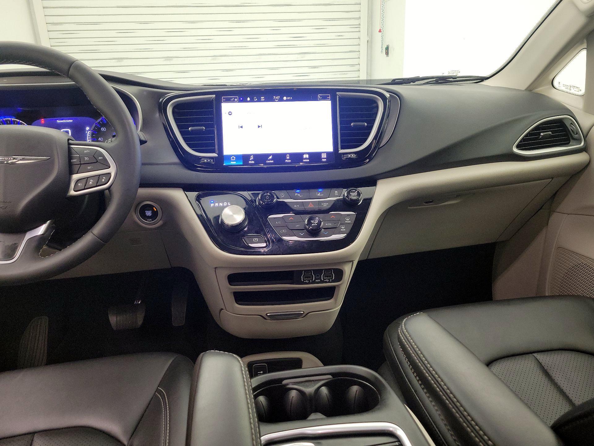 Thumbnail: 2024 Chrysler Pacifica - 9