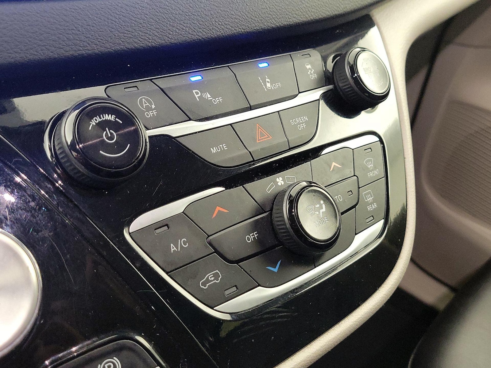 2024 Chrysler Pacifica Touring L - Photo 17