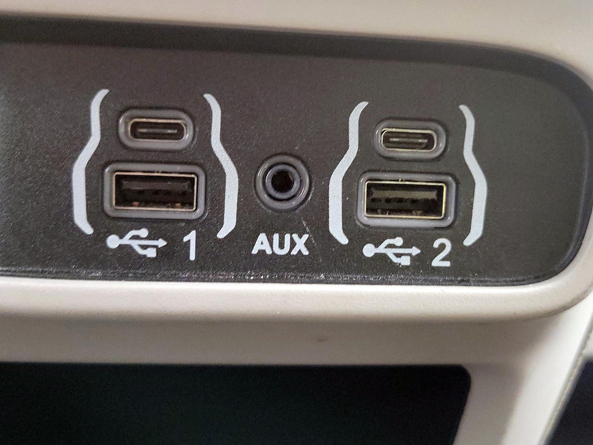 Thumbnail: 2024 Chrysler Pacifica - 18