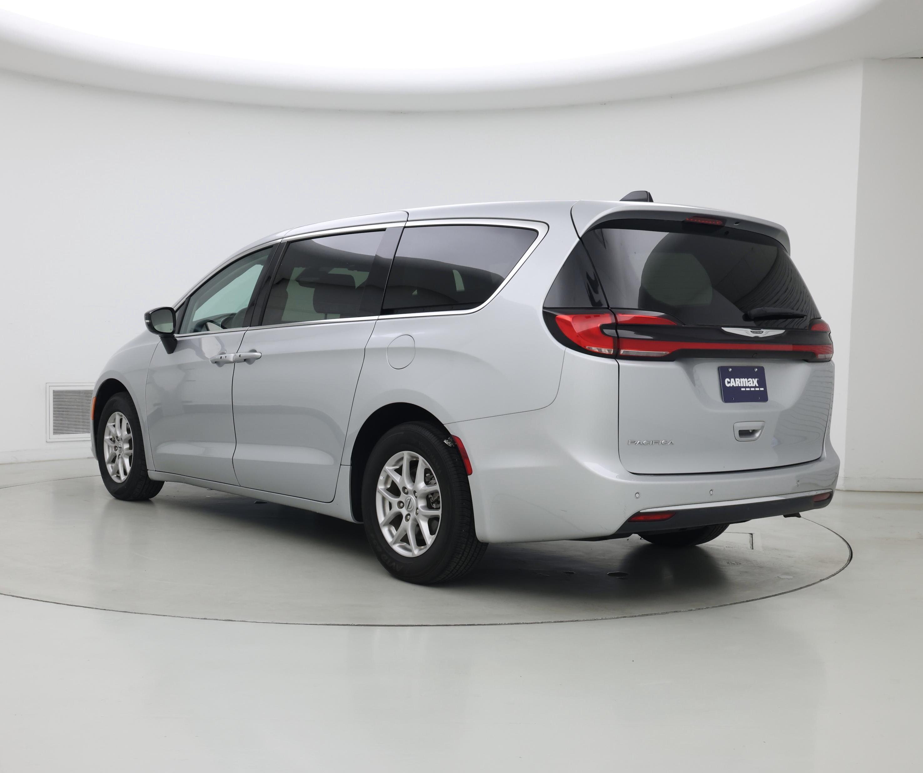 Thumbnail: 2024 Chrysler Pacifica - 2