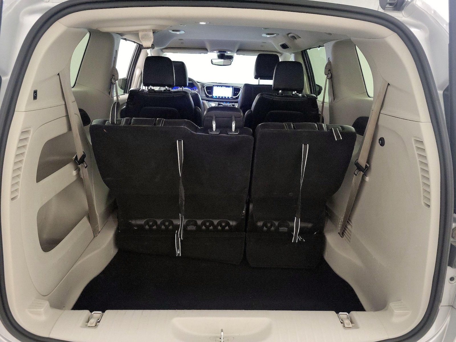 2024 Chrysler Pacifica Touring L - Photo 22