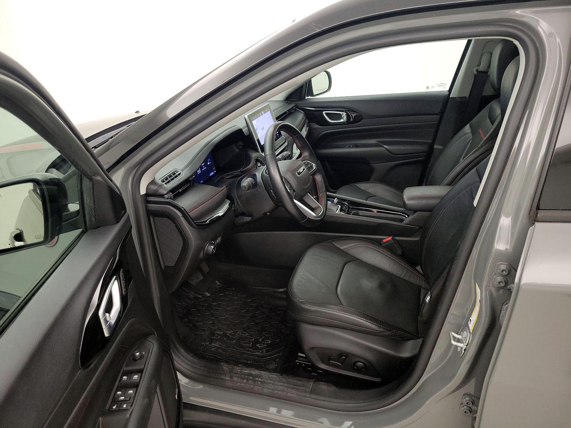 Thumbnail: 2022 Jeep Compass - 11