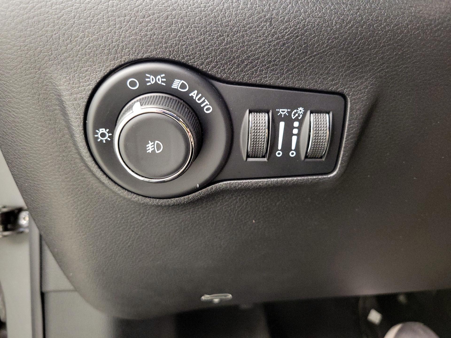 Thumbnail: 2022 Jeep Compass - 13