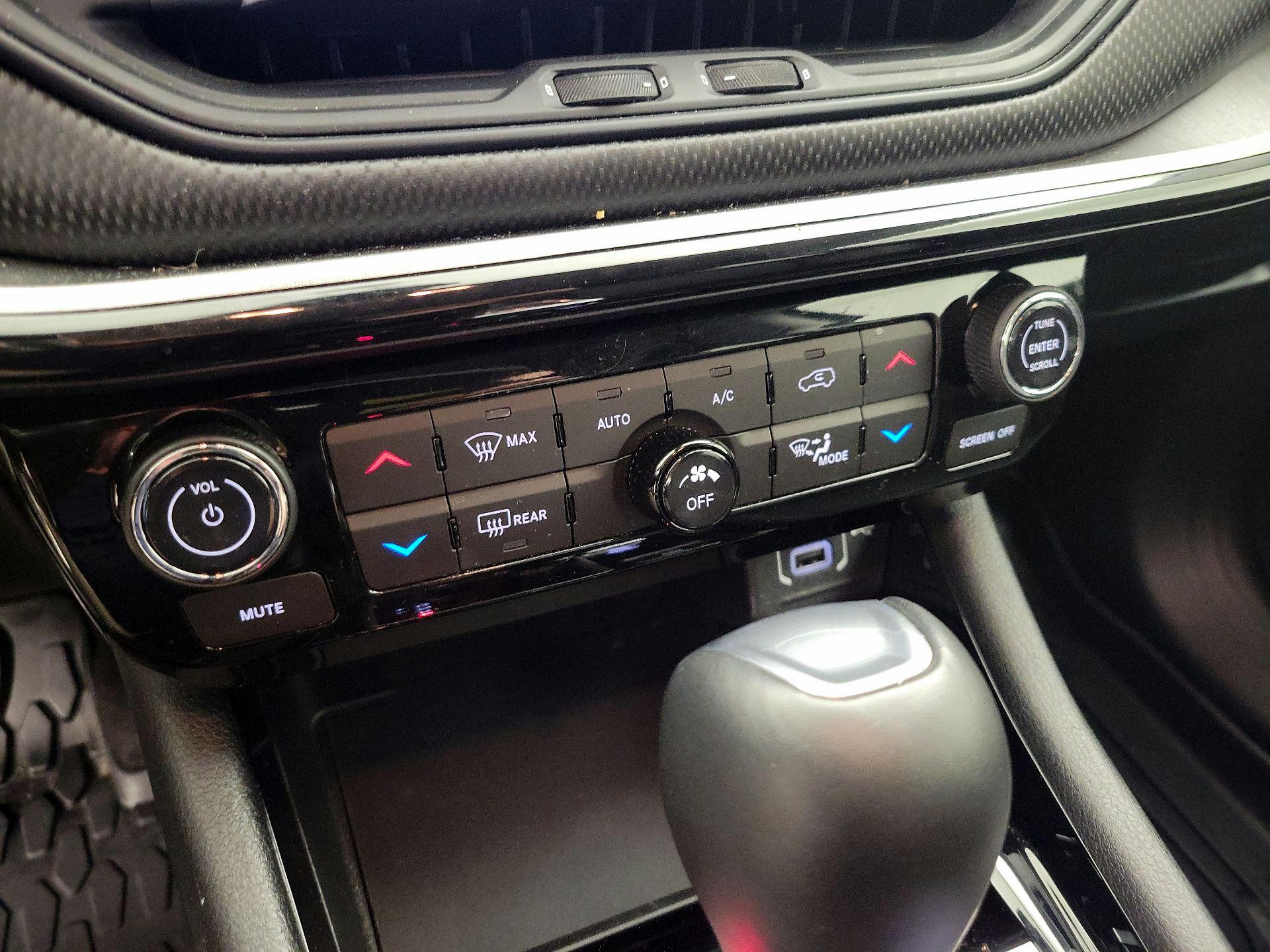 Thumbnail: 2022 Jeep Compass - 17