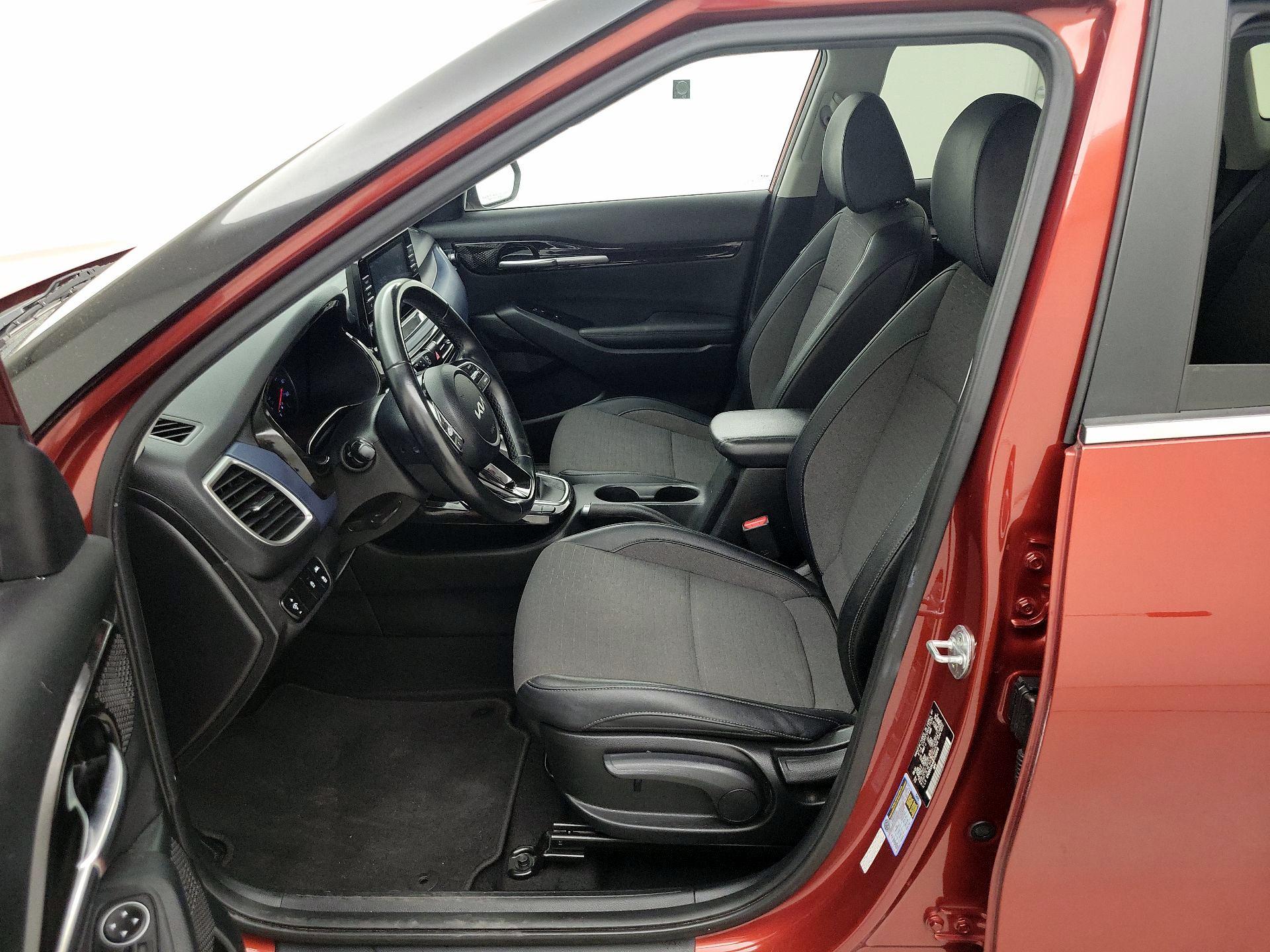 Thumbnail: 2023 Kia Seltos - 11