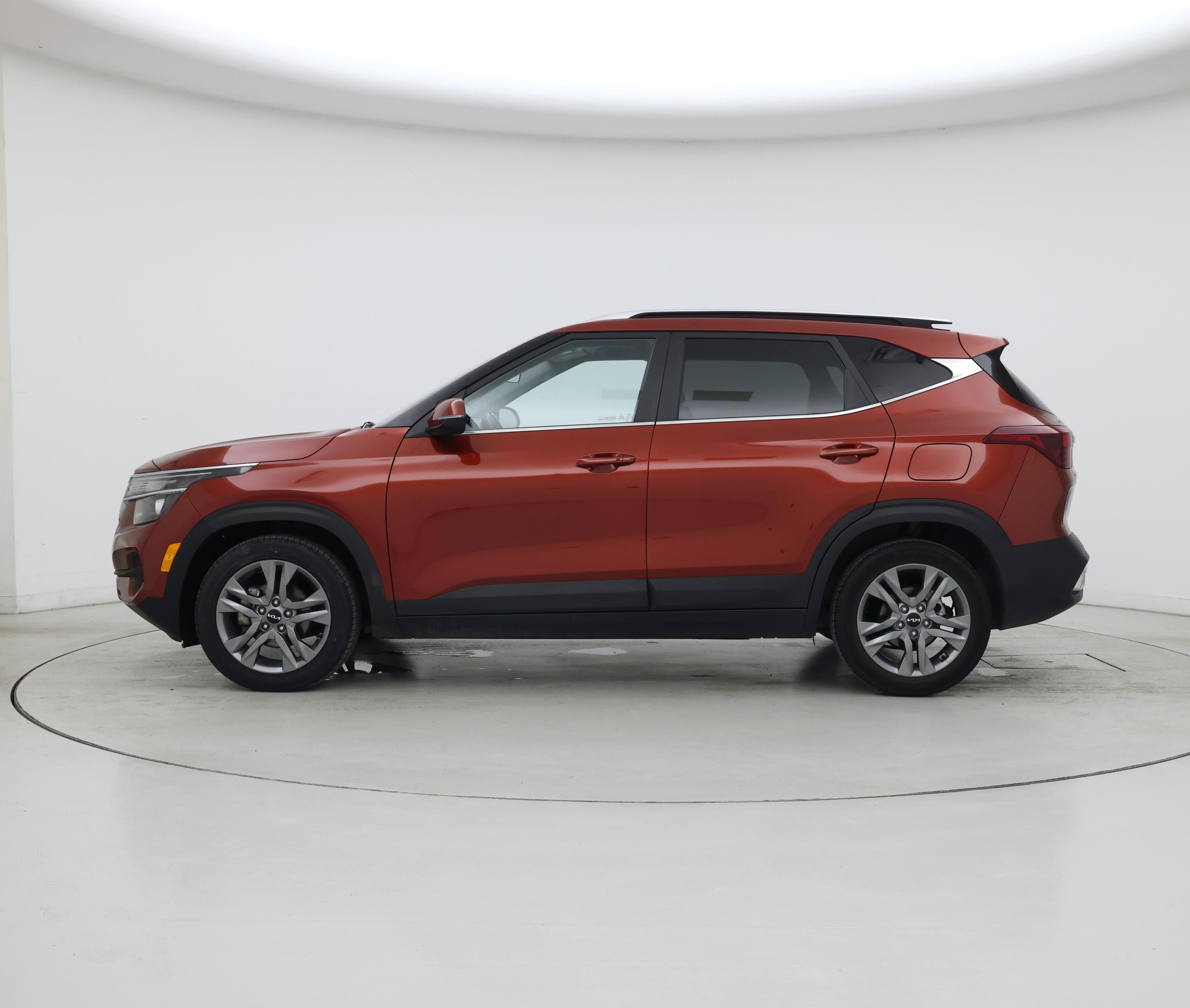 Thumbnail: 2023 Kia Seltos - 3