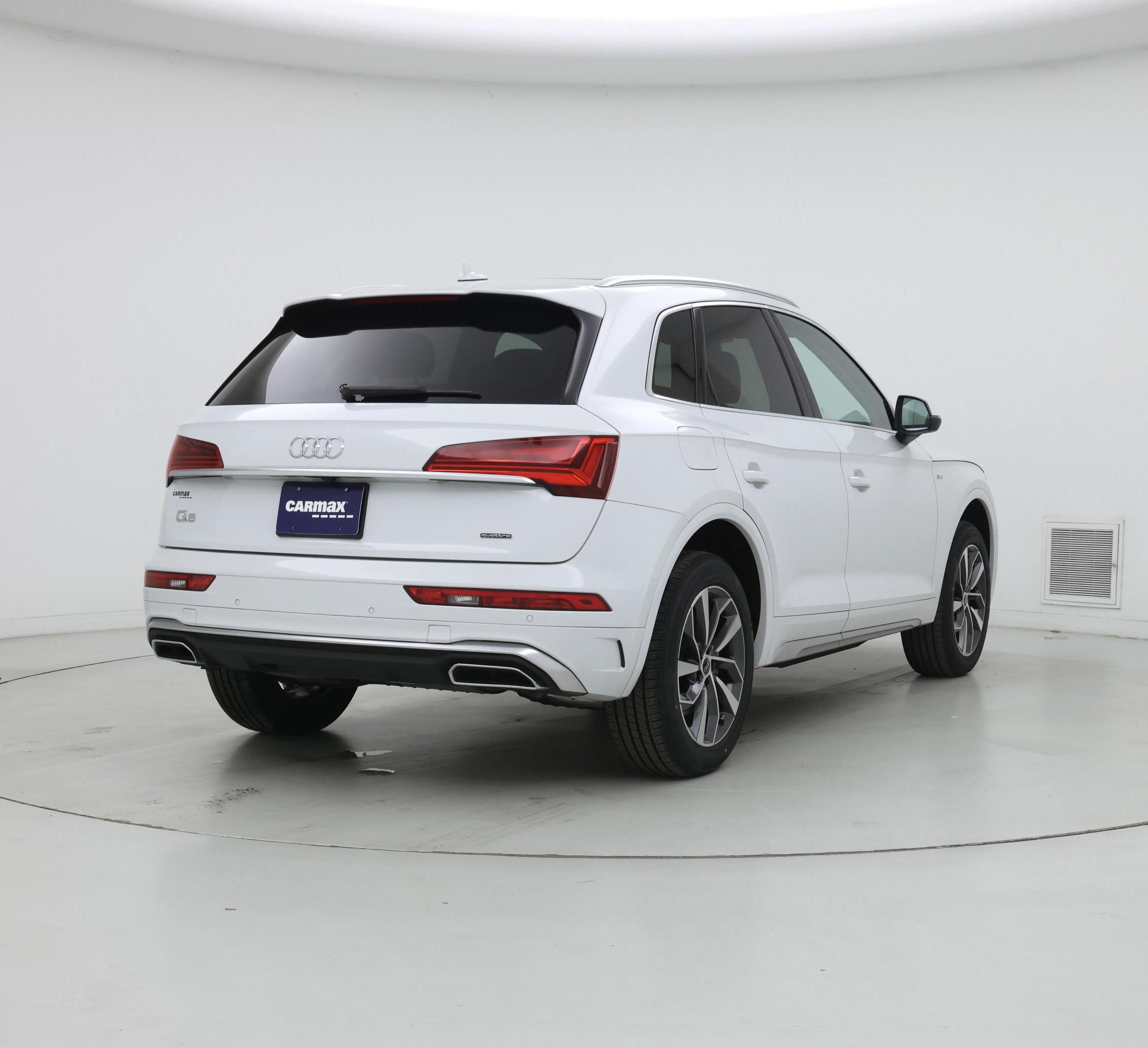 Thumbnail: 2023 Audi Q5 - 8