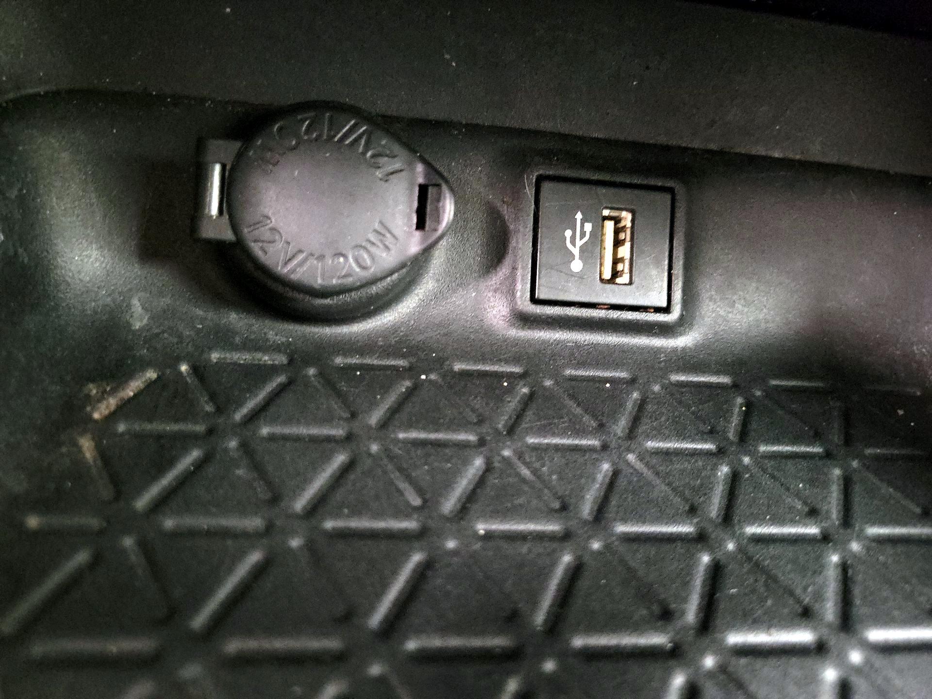 Thumbnail: 2023 Toyota RAV4 - 19