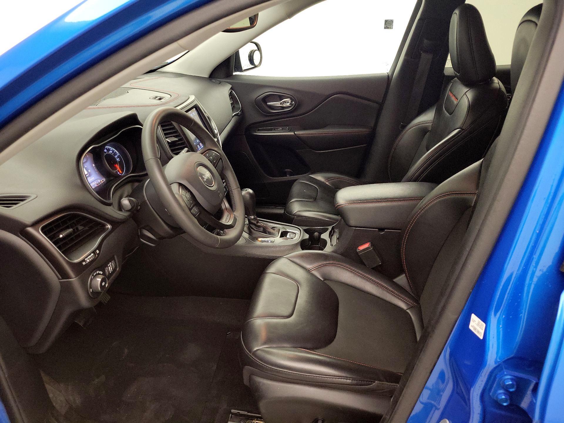 Thumbnail: 2020 Jeep Cherokee - 11