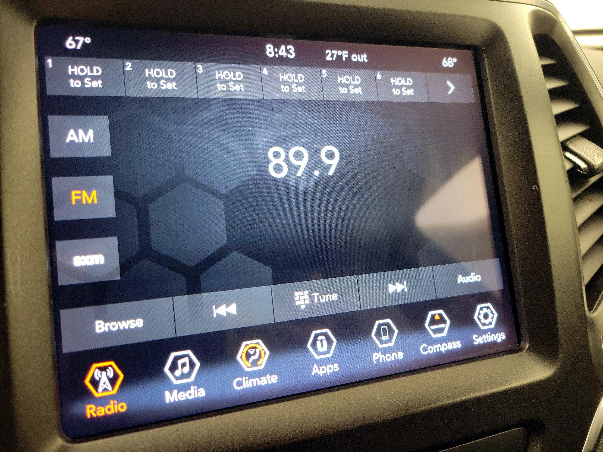 Thumbnail: 2020 Jeep Cherokee - 15