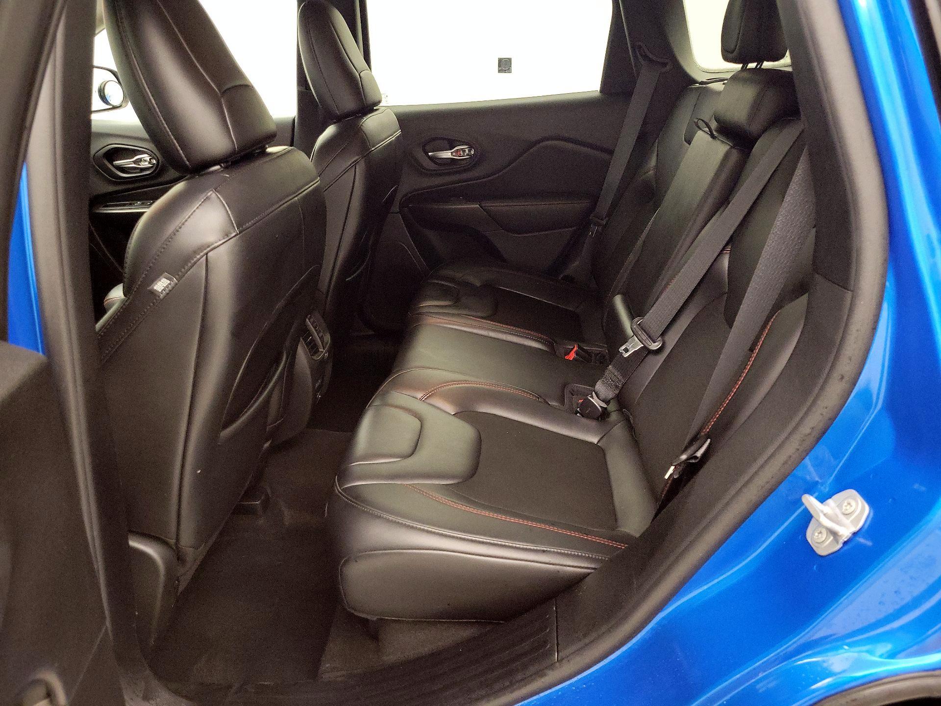 Thumbnail: 2020 Jeep Cherokee - 19