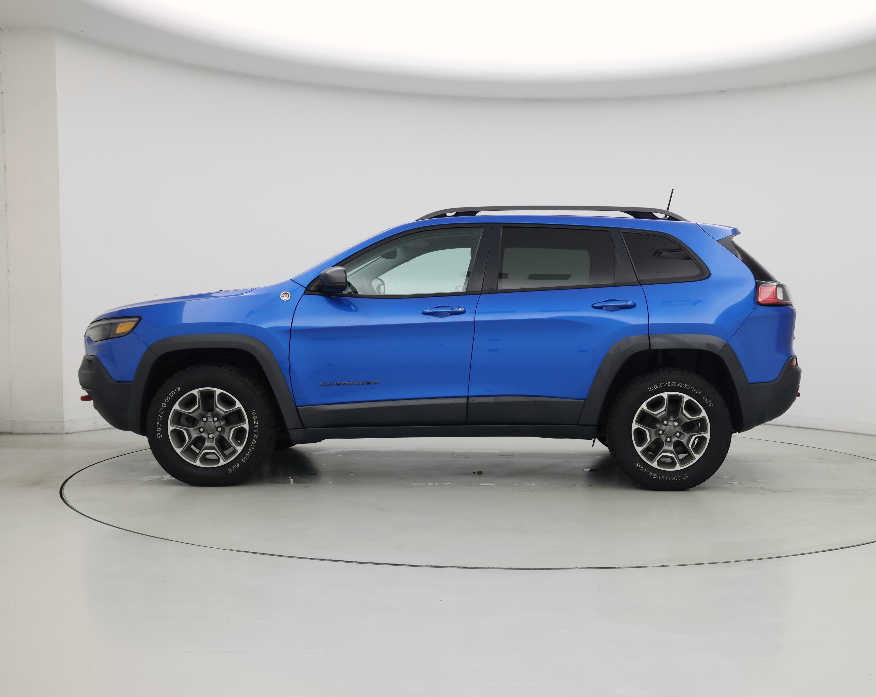 Thumbnail: 2020 Jeep Cherokee - 3