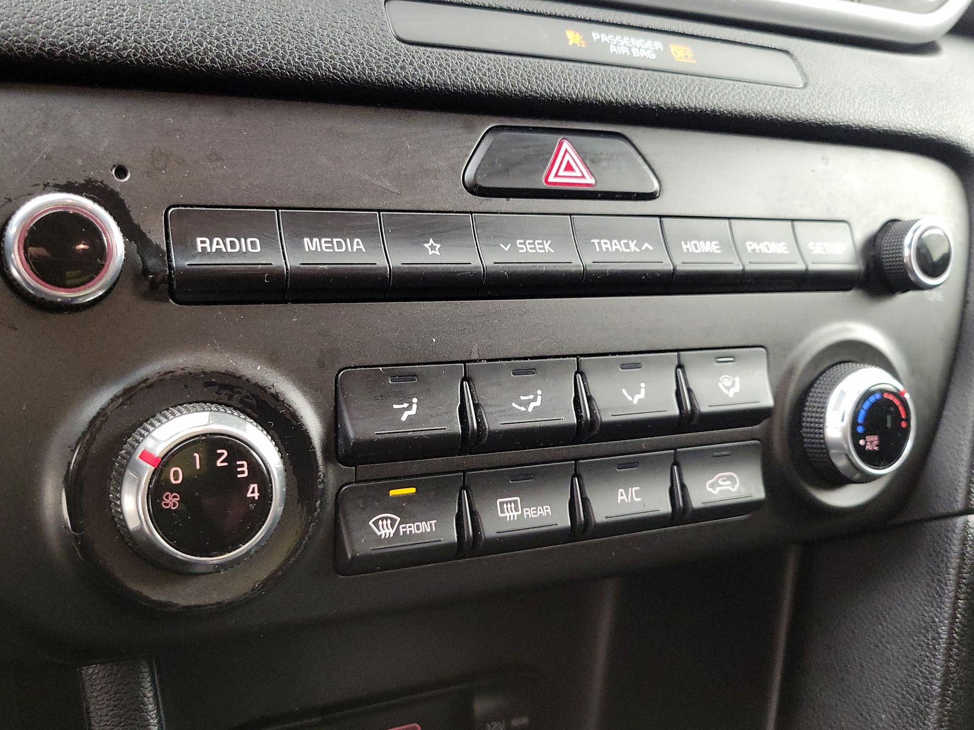 Thumbnail: 2022 Kia Sportage - 16