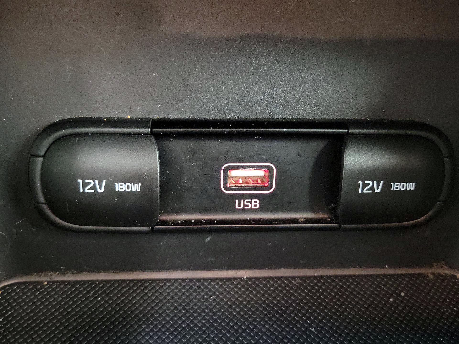 Thumbnail: 2022 Kia Sportage - 18