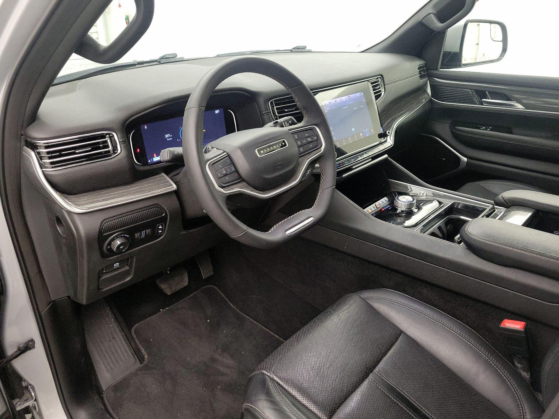 Thumbnail: 2022 Jeep Wagoneer - 11
