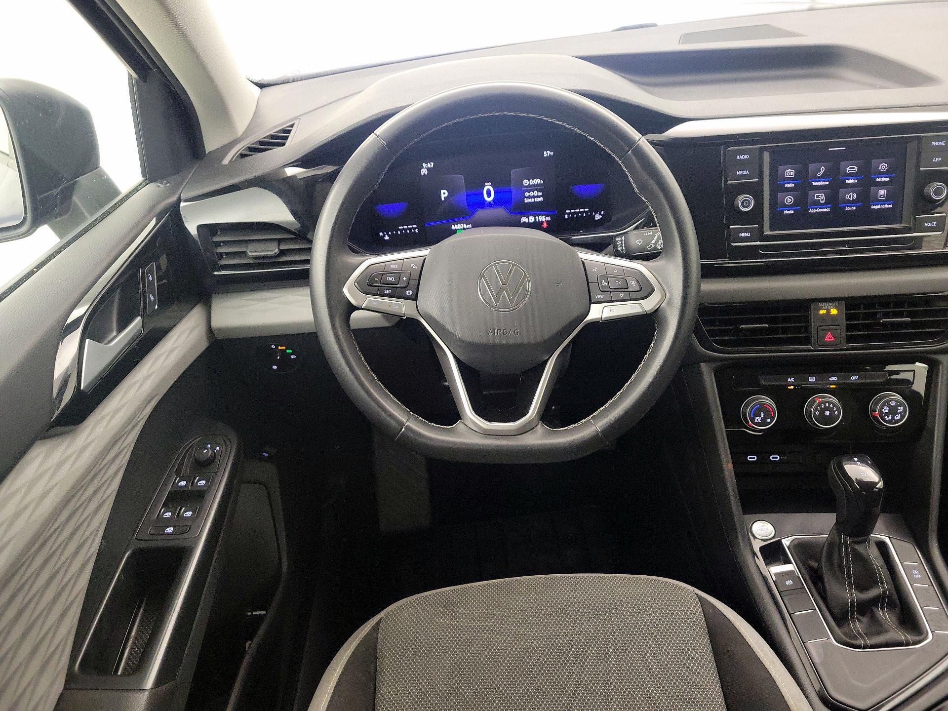 Thumbnail: 2023 Volkswagen Taos - 10