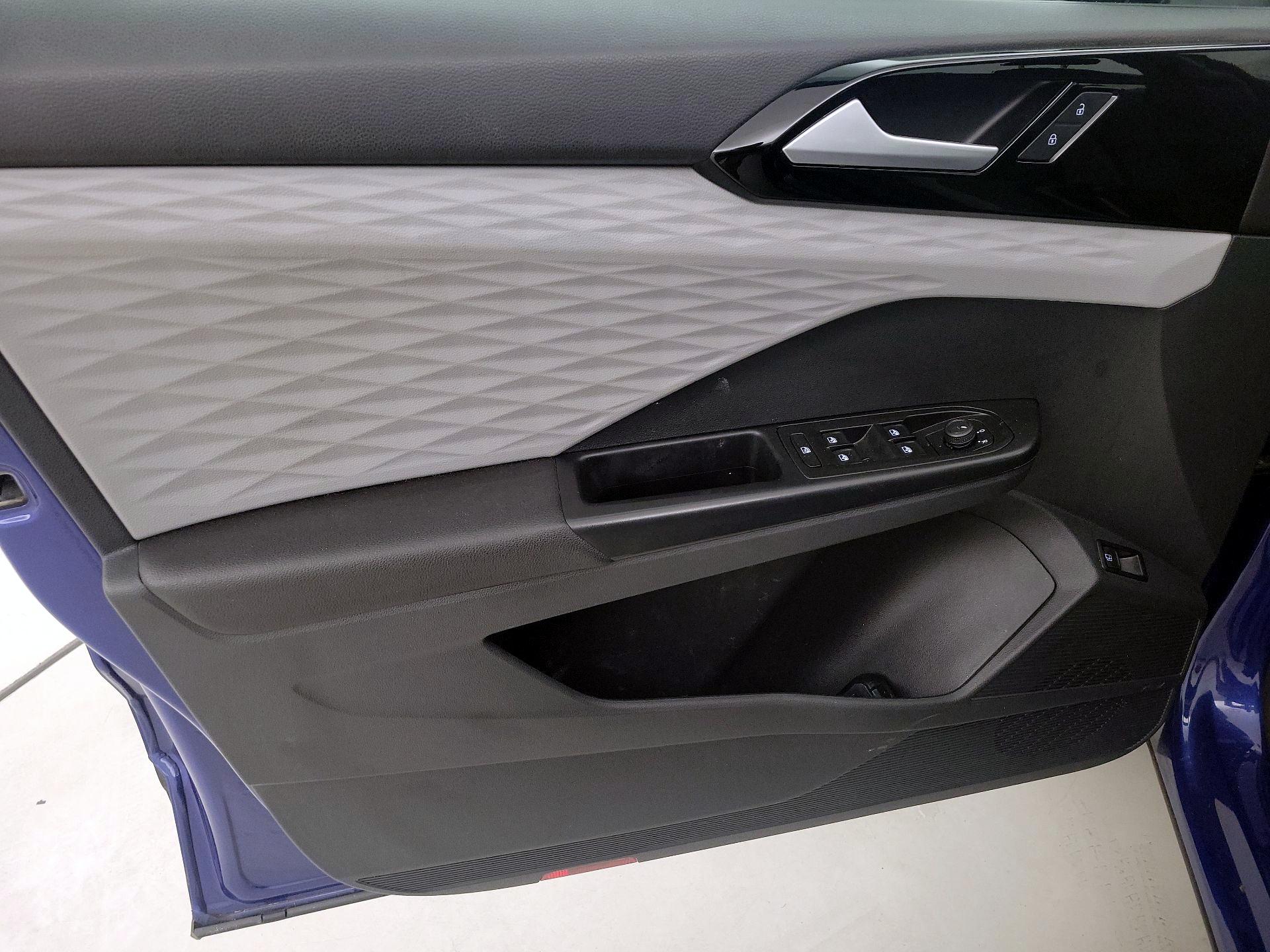 Thumbnail: 2023 Volkswagen Taos - 12