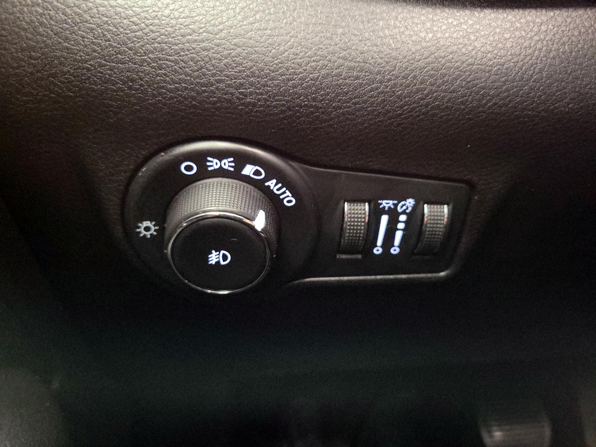 Thumbnail: 2023 Jeep Compass - 13