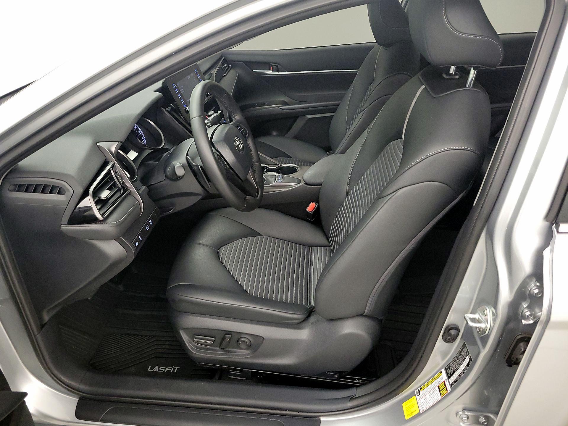 Thumbnail: 2023 Toyota Camry - 11