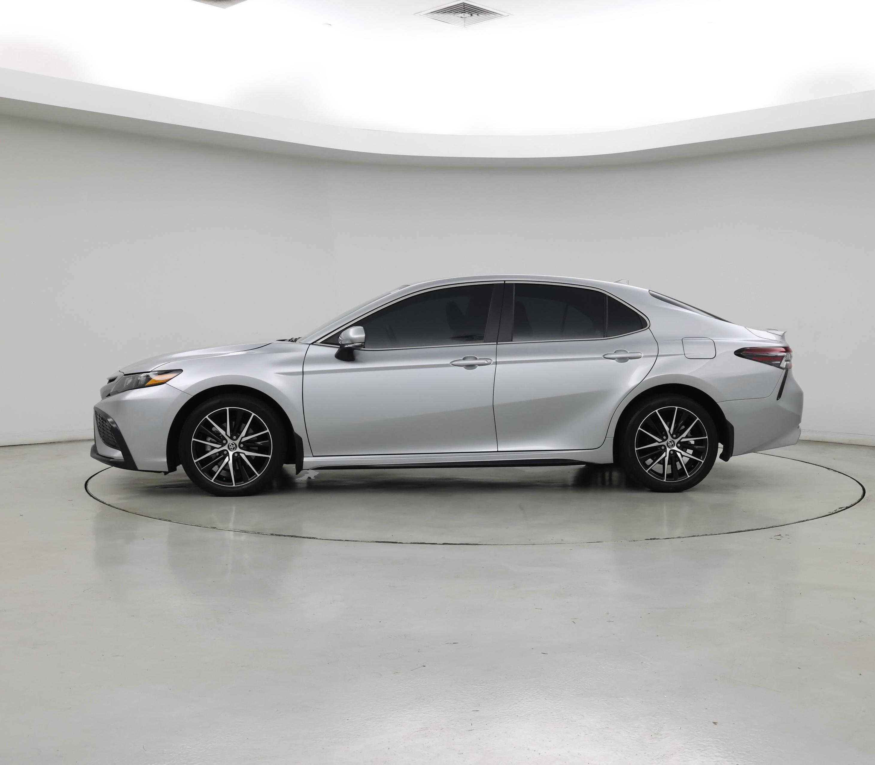 Thumbnail: 2023 Toyota Camry - 3