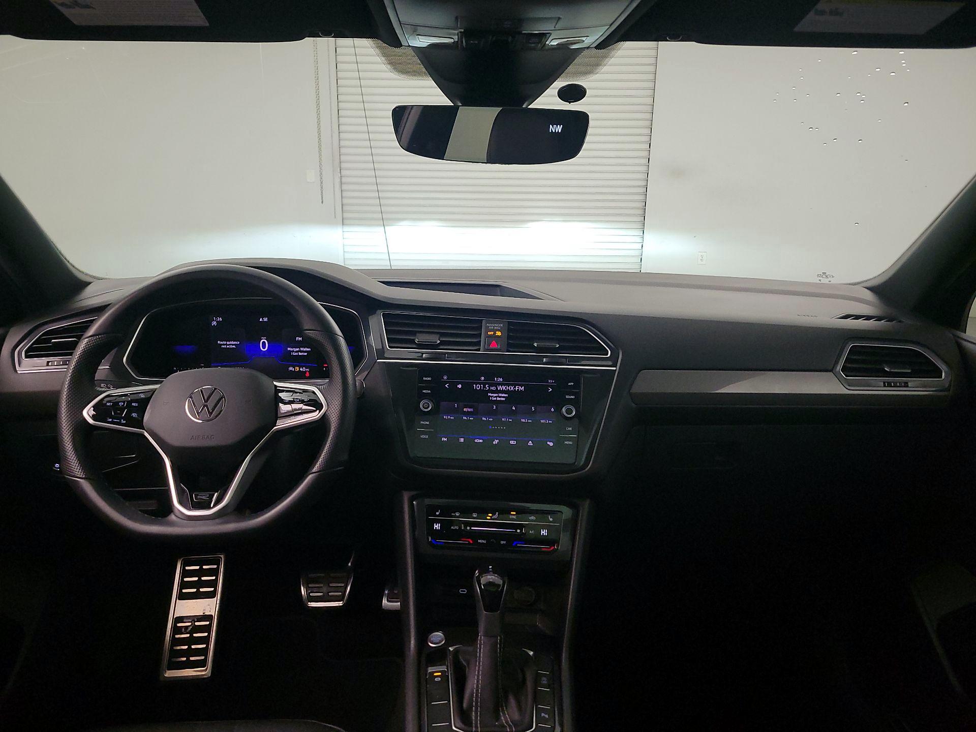 Thumbnail: 2023 Volkswagen Tiguan - 9