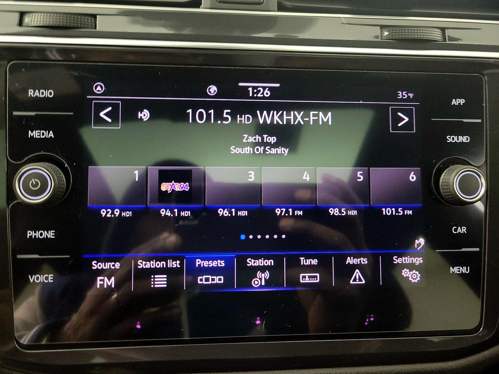 Thumbnail: 2023 Volkswagen Tiguan - 15