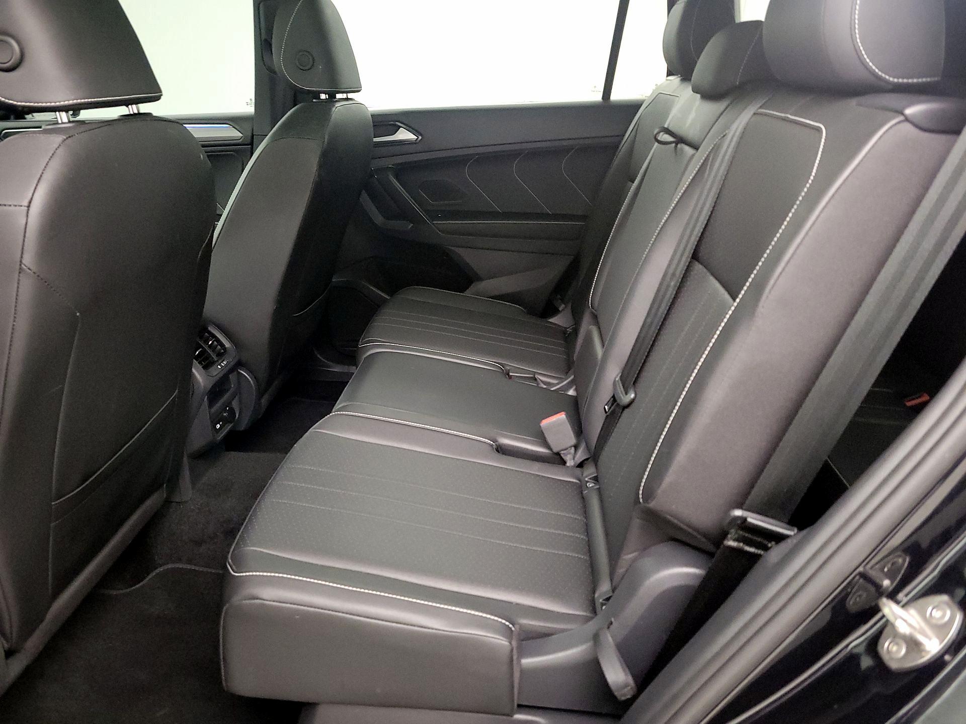 Thumbnail: 2023 Volkswagen Tiguan - 20