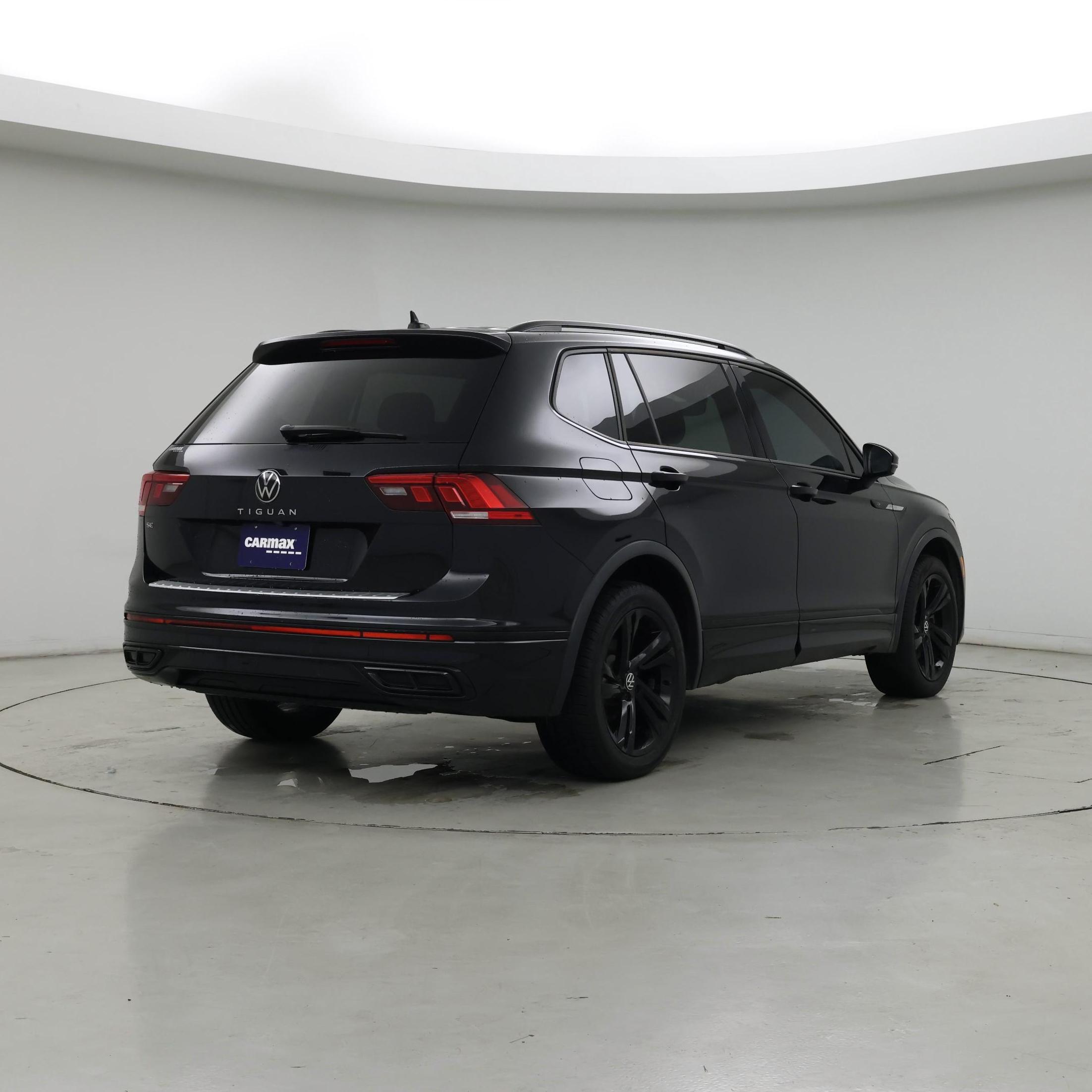 Thumbnail: 2023 Volkswagen Tiguan - 8