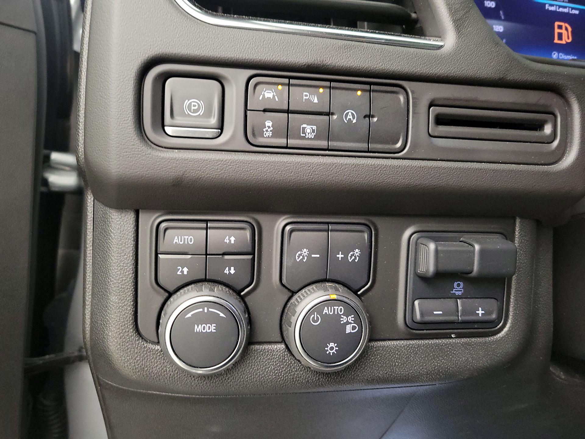 Thumbnail: 2023 Chevrolet Tahoe - 13