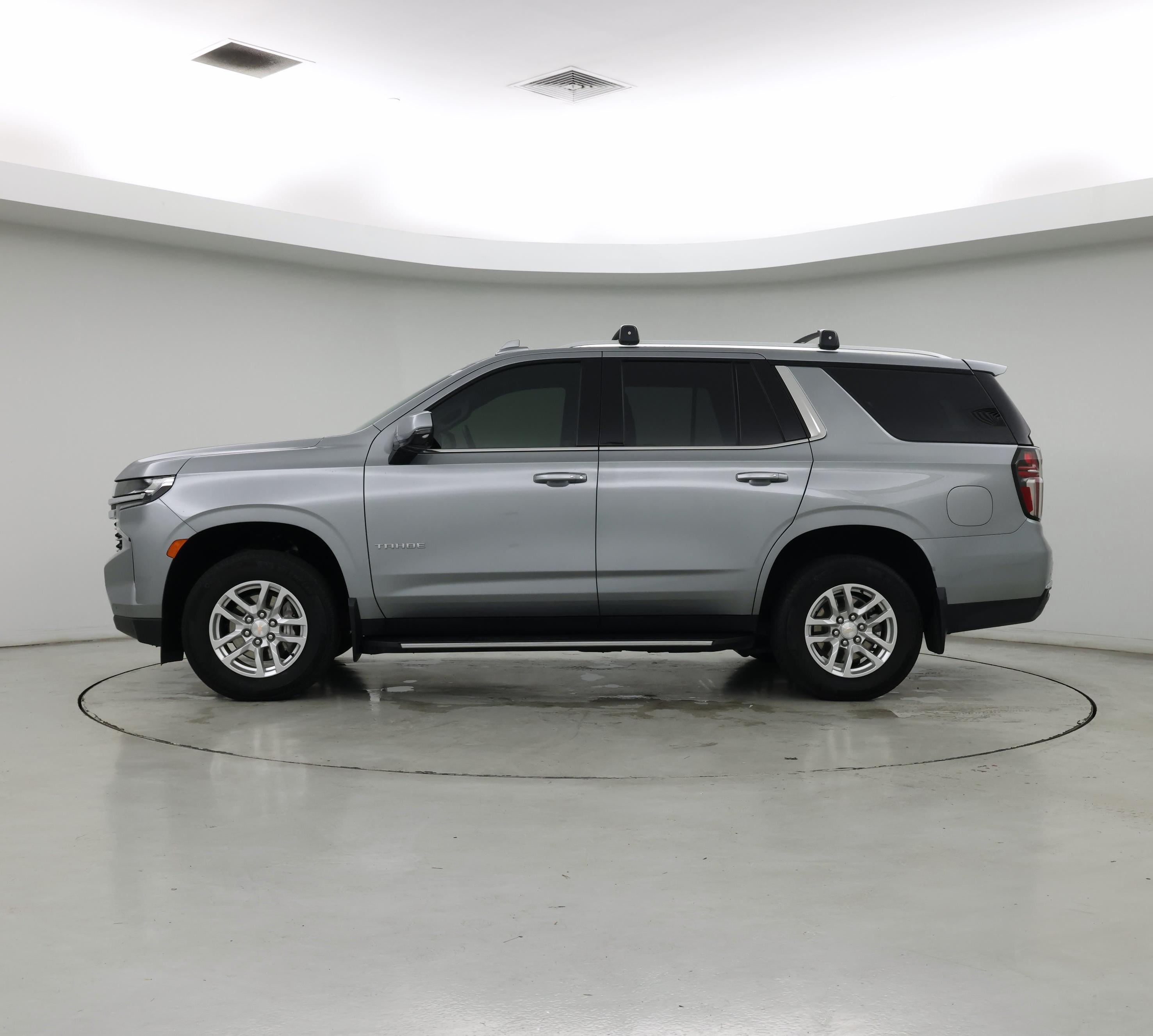 Thumbnail: 2023 Chevrolet Tahoe - 3