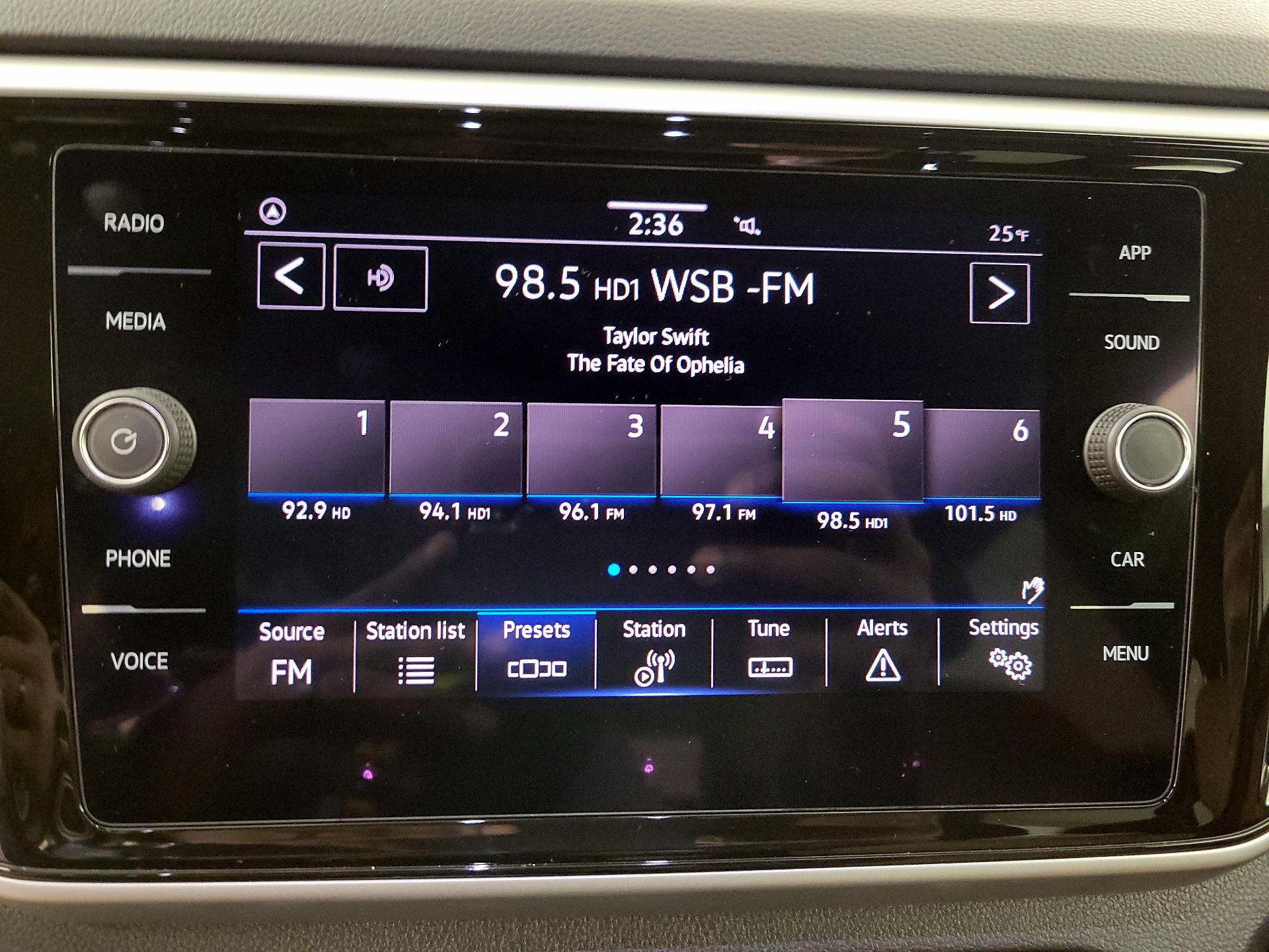 Thumbnail: 2022 Volkswagen Atlas - 15