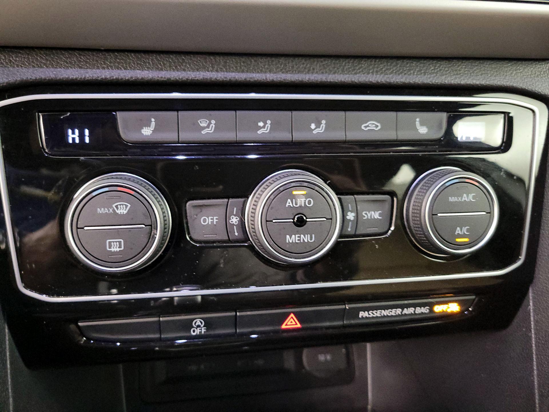 Thumbnail: 2022 Volkswagen Atlas - 16