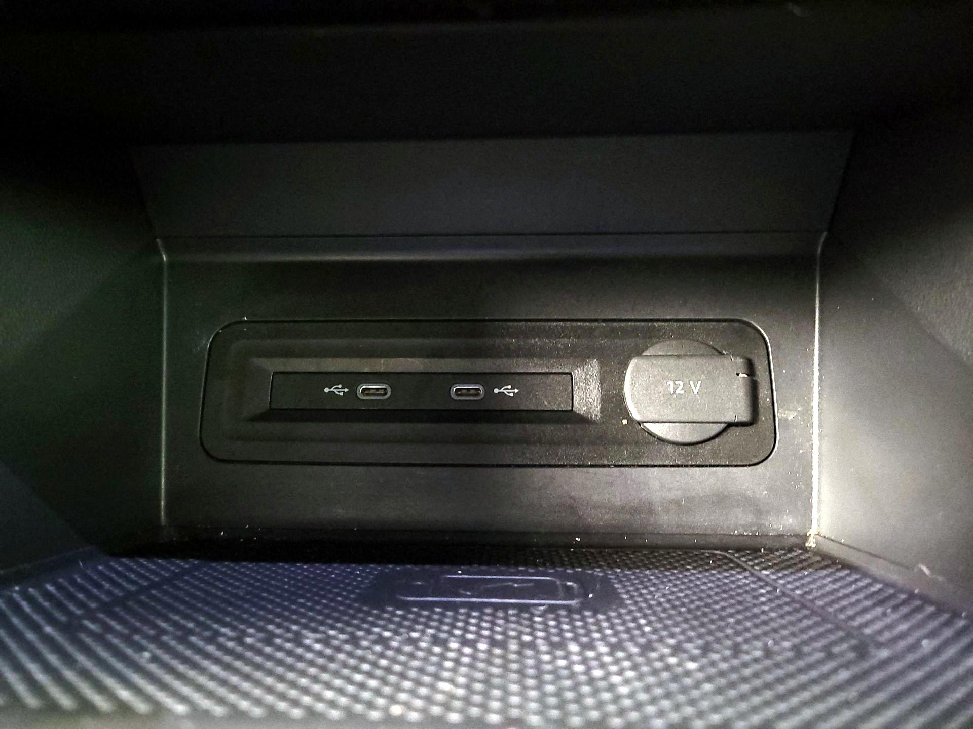 Thumbnail: 2022 Volkswagen Atlas - 18